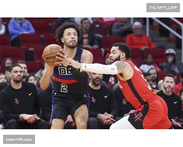 奥萨尔·汤普森场均2.5抢断领跑联盟,活塞外线压迫构建禁飞区 奥萨尔·汤普森场均2.5抢断领跑联盟,活塞外线压迫构建禁飞区